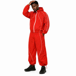 Ensemble survêtement coupe-vent oversize 2 pièces : veste zippée et pantalon élastique en nylon 100% avec motif sublimé - Product Image 4