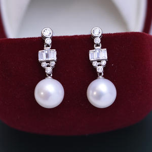 ต่างหูมุกน้ำจืด Edison Zhuji ขนาด 10-11 มม. ทรงกลม แสงสว่างสวยงาม เงินแท้ S925 ชุดเต็ม พร้อมตำหนิเล็กน้อย คุณภาพพรีเมียม - Product Image 4