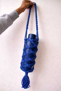Porta Botella de Agua Rectangular Bohemio Azul, de Macramé de Algodón, con Cuerda Trenzada, Hecho a Mano, para Yoga, Viajes, Regalo - Product Image 1