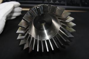 Productos de metal de precisión de alta calidad Servicios de fresado y torneado de mecanizado CNC que incluyen electroerosión por hilo para acero inoxidable - Product Image 2