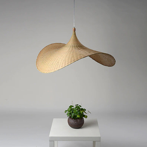 Lampe suspendue en bambou balinais tressée à la main, avec une lumière ambiante douce pour la décoration intérieure, fabrication OEM ODM au Vietnam - Product Image 2