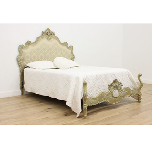 Base de Cama Diandra de Diseño Lujoso Hecha de Madera de Caoba Sólida de Alta Calidad y Hermosos Tallados para Uso en Dormitorios - Product Image 1