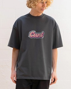 เสื้อยืดโอเวอร์ไซส์สีดำ พิมพ์ลายตัวอักษร คอโอ แขนสั้น ผ้าเจอร์ซีย์คอตตอนทรงปกติ สไตล์ลำลองสำหรับผู้ชาย พร้อมโลโก้ด้านหน้า - Product Image 5