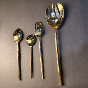 Ensemble de couverts en acier inoxydable minimaliste et élégant, finition or PVD, 4 pièces, couteau, fourchette et cuillère, vaisselle de luxe pour les dîners raffinés - Product Image 3