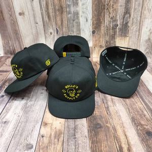 Gorra Snapback Personalizada con Bordado 3D en Oro, Gorra de 5 Paneles Sin Estructura 100% Nailon, Gorra de Secado Rápido con Visera Plana - Product Image 1