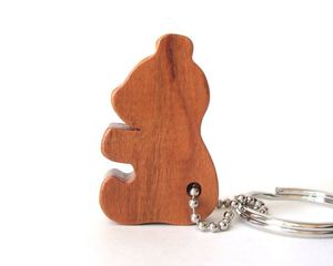 Llavero de Madera Reciclada Hecho a Mano, Diseño Personalizado, Proveedor Mayorista, Llavero de Madera con Acabado Natural, Artículo de Regalo Ecológico Premium - Product Image 1