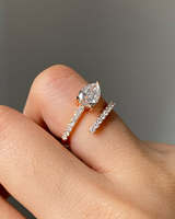 Bague ouverte minimaliste en moissanite taille poire, en argent sterling 925 plaqué rhodium, pour fiançailles, mariage et anniversaire