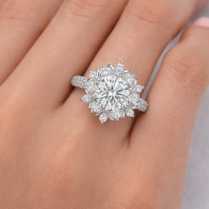 แหวนเพชรเพาะเลี้ยง IGI Certified แท้ ดีไซน์ดอกไม้ ทองคำ 14K รูปทรงลูกแพร์ สำหรับหมั้น แต่งงาน ของขวัญวันครบรอบสำหรับเธอ ขายส่ง - Product Image 3