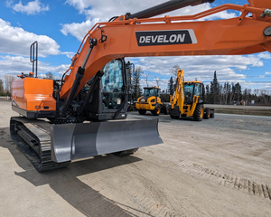 Excavadora de cadenas mediana DEVELON DX140LC, excavadora hidráulica estable para proyectos de movimiento de tierras en infraestructuras municipales - Product Image 5