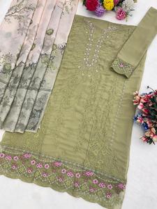 Costume pakistanais de qualité supérieure en Georgette Fox avec broderies riches et travail Khatli. Achetez directement auprès du fournisseur en gros. - Product Image 5
