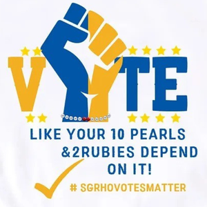 เสื้อยืดสีขาว ΣΓΡ VOTE สำหรับผู้หญิง ลายกราฟิกชมรมนักศึกษากรีก แขนสั้น คอกลม ลายข้อความเกี่ยวกับการลงคะแนนเสียง เสื้อผ้าลำลองสำหรับวิทยาเขต สามารถสั่งทำได้ - Product Image 5