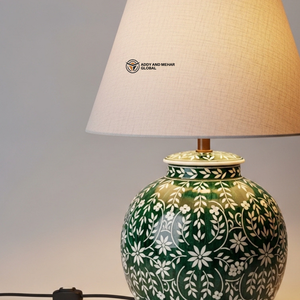 Lampe de table décorative avec incrustations vertes |   Éclairage artisanal haut de gamme pour chevet et salon - Product Image 2
