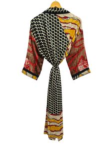 ชุดคลุมกิโมโนผ้าไหมปะติดปะต่อแบบส่าหรีสำหรับเจ้าสาว ชุดคลุมบิกินี่ ชุดนอน ชุดคลุมยาว งานแฮนด์เมดสไตล์อินเดีย วินเทจ ทำจากผ้าไหมส่าหรีรีไซเคิล - Product Image 4