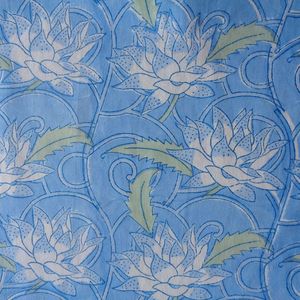 Serviettes de cuisine en coton imprimées à la main au design moderne exquis, 50x70 cm, couleur bleu lotus japonais, vente en gros - Product Image 6