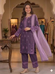 Conjunto de Salwar Kameez Morado Bordado, Ropa Tradicional India y Pakistaní con Chal para Festivales - Product Image 3