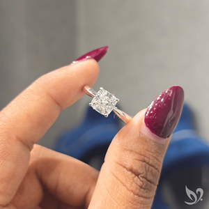 Anillo de Diamante Cultivado en Laboratorio con Certificación IGI, Corte Cojín de 2.0 Quilates, Solitario con Tallo Puntiagudo, Oro Blanco de 10K, para Aniversario de Bodas - Product Image 4