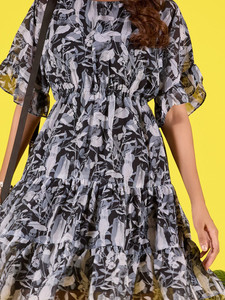 Vestido de Fiesta Midi Formal para Mujer, Nuevo Vestido Casual con Estampado de Puntos en Contraste, Vestido de Georgette con Estampado Floral y Mangas Acampanadas - Product Image 3