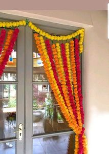 Guirlandes de fleurs de marigold jaunes et blanches pour décoration de mariage, Mandap, décor de tente, mariage indien - Product Image 2