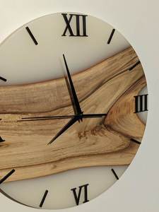 Horloge murale moderne en bois de noyer et résine époxy, cadran blanc silencieux à aiguilles, mouvement à quartz, décoration murale pour salon ou mariage - Product Image 2