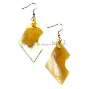 Boucles d'oreilles pendantes classiques modernes pour filles en corne de buffle de taille personnalisée, alliage de métal précieux, boucles d'oreilles pendantes fines contemporaines pour femmes - Product Image 2