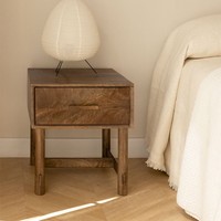 Table de chevet Vandana Nova en bois de manguier Pebble 45x45 cm