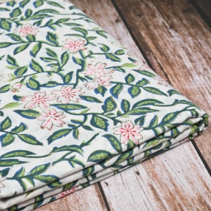Tela de Algodón 100% Orgánica Premium con Estampado Floral Kalamkari, Ecológica y Resistente al Fuego, para Prendas de Mujer y Niña - Product Image 2