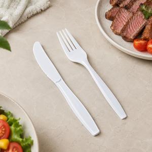 Ensemble de couteaux et fourchettes en plastique blanc, couverts jetables, style simple, matériau PP, pour les fêtes - Product Image 1