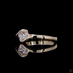 Anillo de compromiso solitario con diamante cultivado en laboratorio de corte Asscher de 0.73 quilates en oro amarillo de 14 quilates, joyería hecha a mano. - Product Image 4