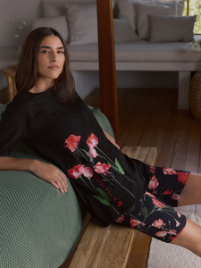 ชุดเสื้อยืดและกางเกงขาสั้นลำลองคุณภาพพรีเมียมสำหรับผู้หญิง ลายตัวอักษร พร้อมโลโก้สั่งทำพิเศษ ผ้าฝ้ายฟลีซ 100% บริการ OEM - Product Image 2