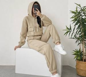 Ensemble de survêtement en polaire surdimensionné pour femmes avec sweat à capuche et pantalon de jogging, ensemble de survêtement chaud et décontracté pour l'hiver, pour un confort quotidien. - Product Image 4