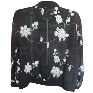 Chaqueta Varsity Bordada para Mujer, Suministro de Fábrica con MOQ Bajo, Tela de Alta Calidad con Acabado Bordado Elegante - Product Image 2