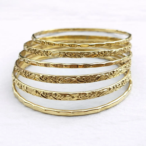 Ensemble de 6 bracelets en or pour femmes, gravés de motifs floraux, empilables, fins, martelés, faits à la main, bijoux bohèmes, cadeau pour elle - Product Image 3