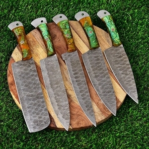 Ensemble de couteaux de chef en acier carbone faits main de haute qualité, 5 pièces, vente en gros, manche en bois Pakka, étui en cuir, durable et multifonctionnel - Product Image 1