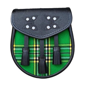 Uniforme de fanfare Sporran semi-formel noir éco-responsable pour hommes avec fermeture à broche, en matériau personnalisé - Product Image 1