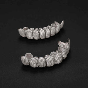 Grillz Diamantés Tendance pour Dents, Bijoux Hip Hop Personnalisés de Luxe avec Brillance Premium pour Hommes et Femmes - Product Image 2