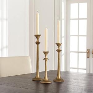 Juego de Portavelas Cuadrados con Base Cónica, Candelabros Antiguos con Base Acanalada, Hechos a Mano, Elegantes y Tradicionales para Bodas y Pascua - Product Image 6