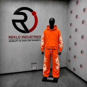 Ensemble de survêtement pour homme avec motif étoile orange, sweat à capuche et pantalon de jogging, streetwear, tenue décontractée oversize, styles urbains - Product Image 3