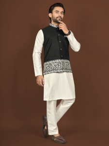 Ensemble Kurta blanc pour homme avec gilet brodé noir, tenue de mariage indienne traditionnelle, coupe régulière, longueur cheville, en coton - Product Image 1