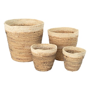 Cesta de almacenamiento de jacinto de agua ecológica tejida a mano Natural diseño moderno forma personalizable artesanía de Vietnam Viettimecraft - Product Image 1