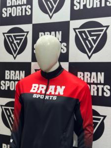 ชุดวอร์มผู้ชายแบรนด์ Bran Sports สำหรับฤดูหนาว น้ำหนักเบา ผลิตจากโพลีเอสเตอร์ 100% แบบถัก พิมพ์ลายด้วยเทคนิค Heat-Transfer ซิปยาวเต็มตัว เอวยางยืด รับผลิตแบบ OEM - Product Image 4