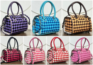 2026 Wholesale Lightweight Travel Duffel Bag Large Capacity Hand <b>Tooled</b> Checkered Pattern Zipper Crossbody Speedy Bags for Women - Product Image 5