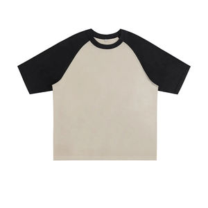 Camiseta de algodón oversize para mujer al por mayor con cuello redondo y manga raglán con bloques de color, combinación de colores en la manga y el cuello, corte holgado y oversize. - Product Image 3