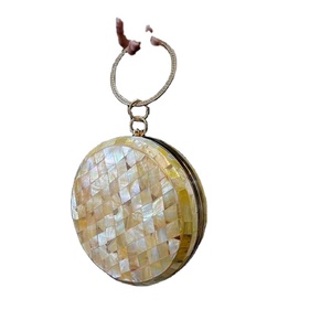 Aaliyan impex กระเป๋าคลัทช์หนังผู้หญิงสไตล์หรูหราออกแบบชั้นนำสีขาวมุกฝังลูกปัดสไตล์แฟชั่น - Product Image 1