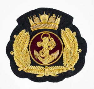 Parche Personalizado Cosido a Mano con Hilo de Seda y Alambre Metálico, Ecológico, de Fieltro Negro en Colores Dorado/Plateado, Personalizable, Hecho por Artesanos Expertos - Product Image 5