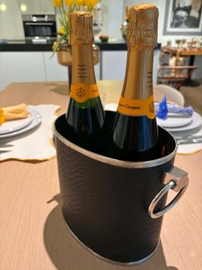 Refroidisseur à vin noir et argenté pour restaurants, hôtels et fêtes – Seau à boissons élégant pour table, fabriqué en Inde - Product Image 2