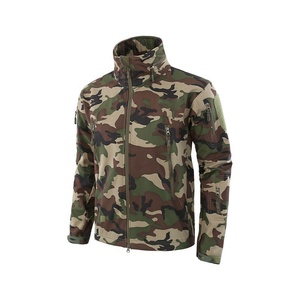 Personalizada deportes europeo poliéster impermeable a prueba de viento chaqueta suave para el hombre - Product Image 2