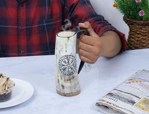 Ensemble de tasses rustiques faites à la main en corne de buffle naturelle polie avec poignée pour boissons à thème médiéval et nordique - Product Image 3