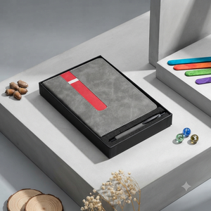 Agenda Premium Aurelux RE011 en Cuir Gris avec Fentes pour Stylo et Accent Rouge, 192 Pages, Impression Sérigraphique et Dorure UV - Product Image 5