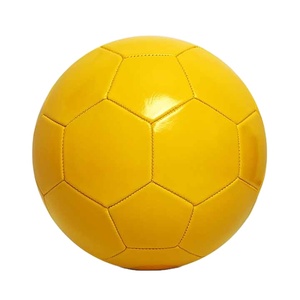 Balón de Fútbol Clásico de Color Amarillo Sólido para Uso en Exteriores - Product Image 1
