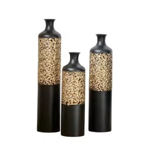 แจกันดอกไม้โลหะดีไซน์หรูหราสำหรับตกแต่งโต๊ะกลางห้องนั่งเล่น จัดดอกไม้ตกแต่งบ้าน ชิ้นงานตกแต่งภายในบ้าน - Product Image 1